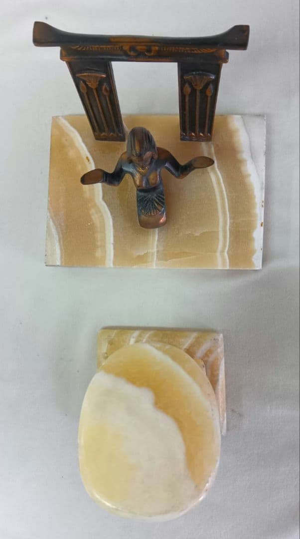 エジプト土産　アルバ石置物　2点　インテリア　ネフェルティティ　クレオパトラ