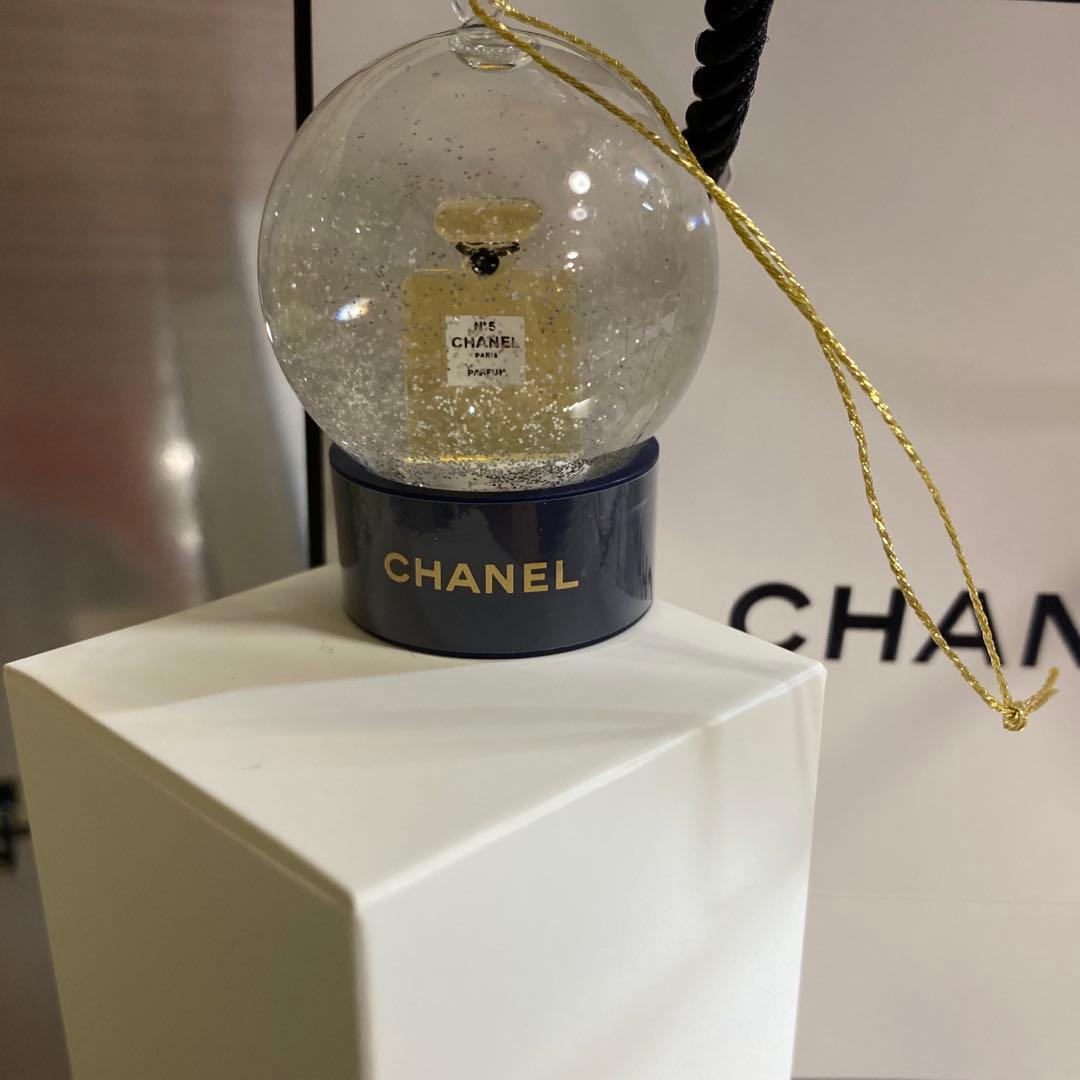 シャネル 2025ホリデー N°5 ミニチュア スノードーム - メルカリ