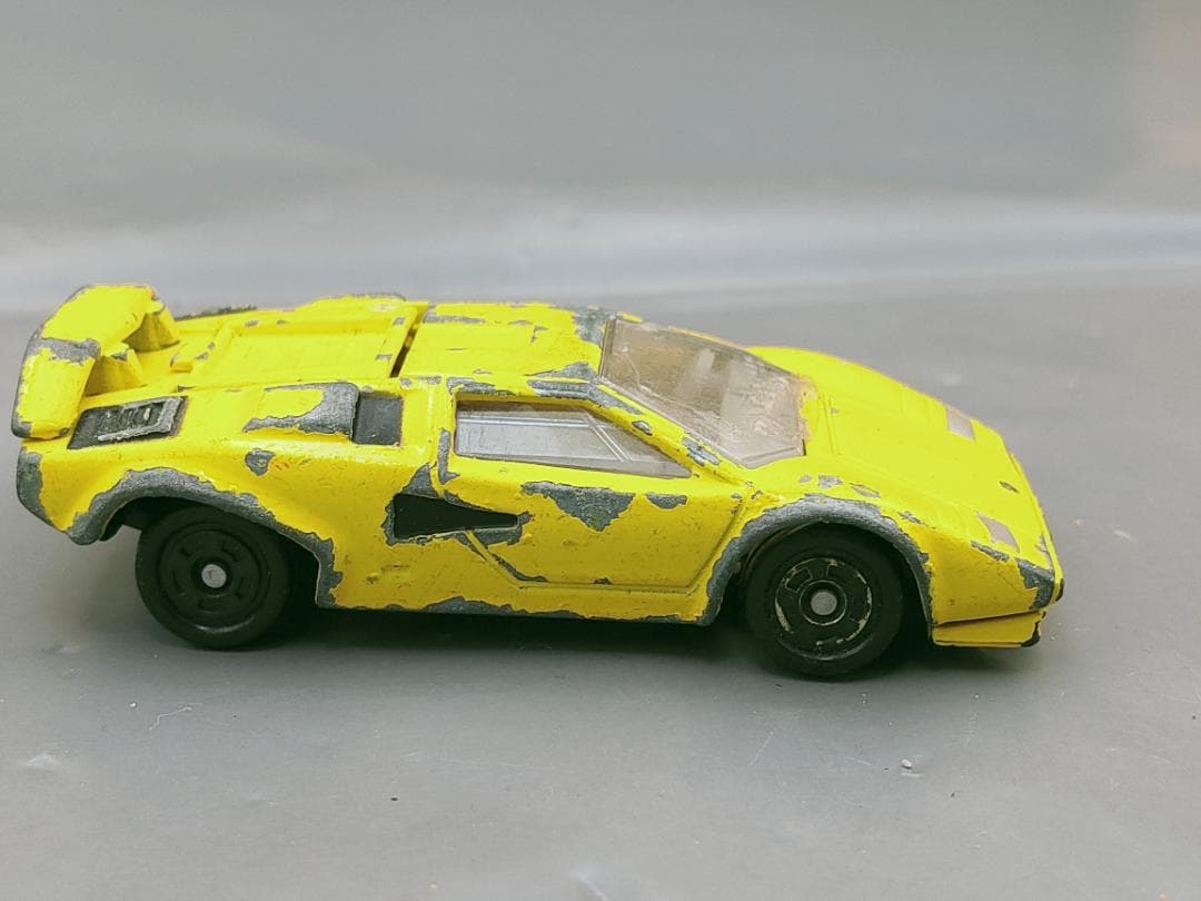 ランボルギー LP500 ニカー ダイキャスト トミカ No.F12 MC084