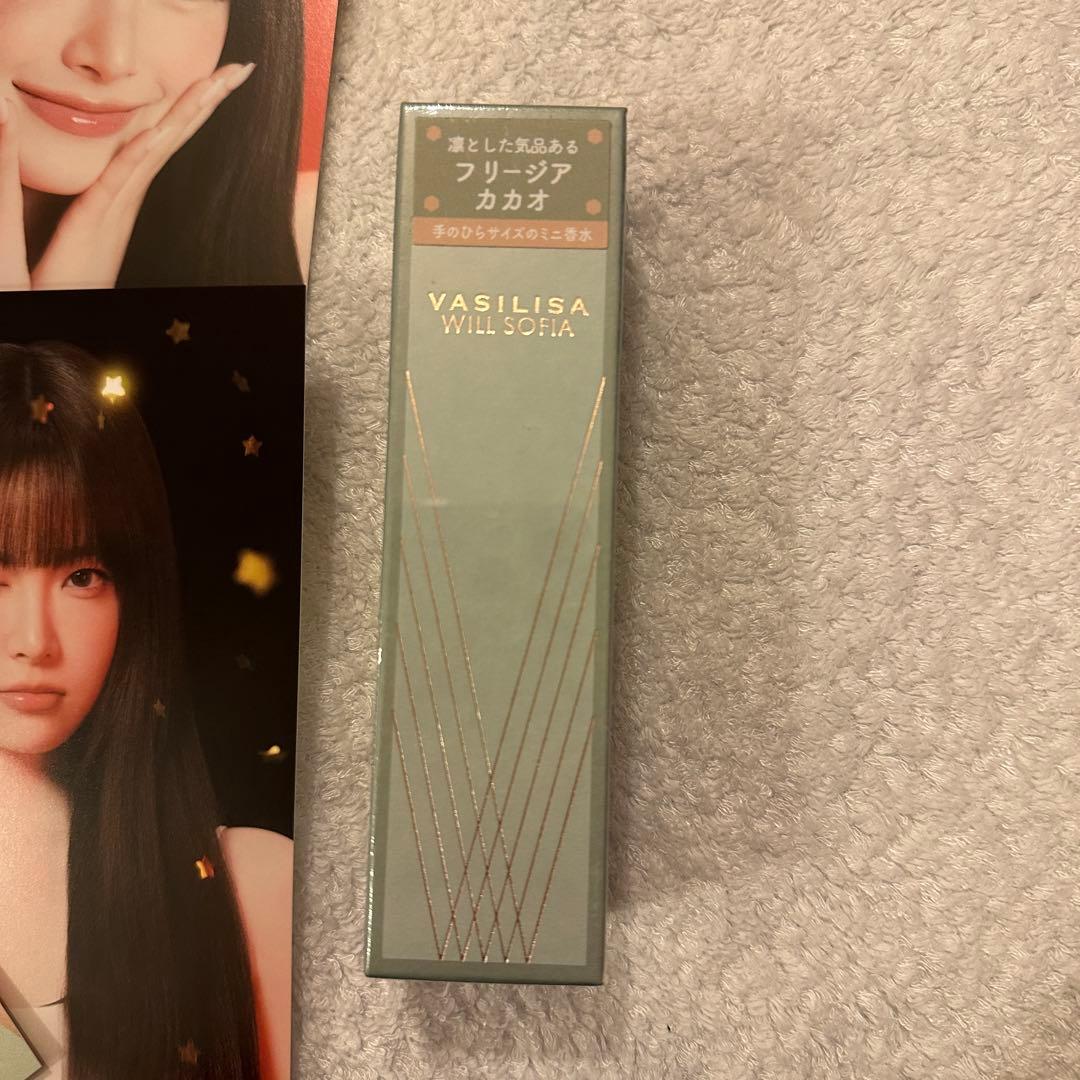 VASILISA ウンチェ 未開封 ポストカード lesserafim 香水 - メルカリ