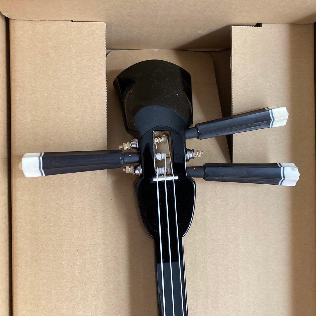 シーサー柄三線（戻らないカラクイ付き） シーサー柄三線（戻らない