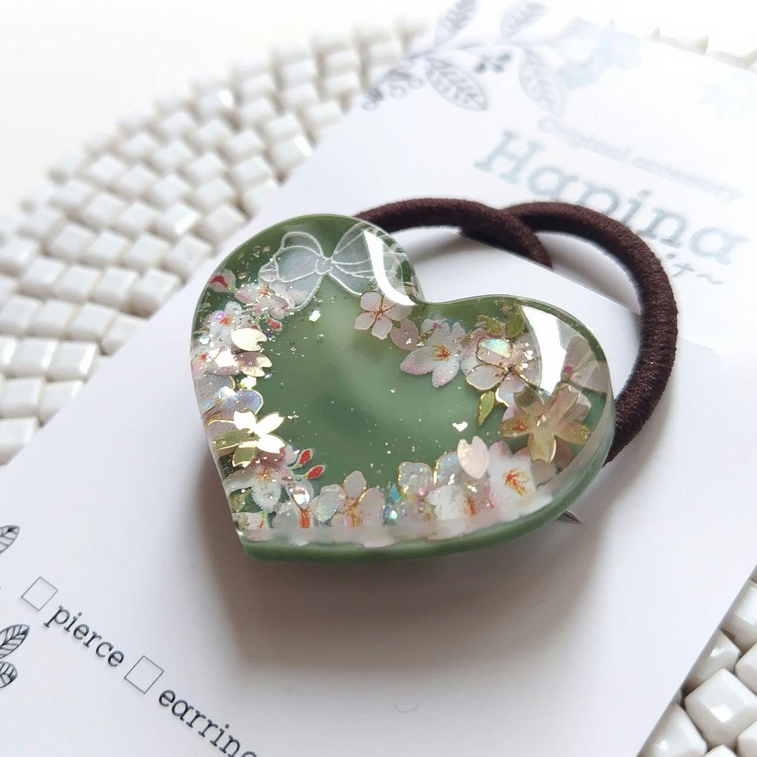 桜リース ハートレジンヘアゴム - メルカリ