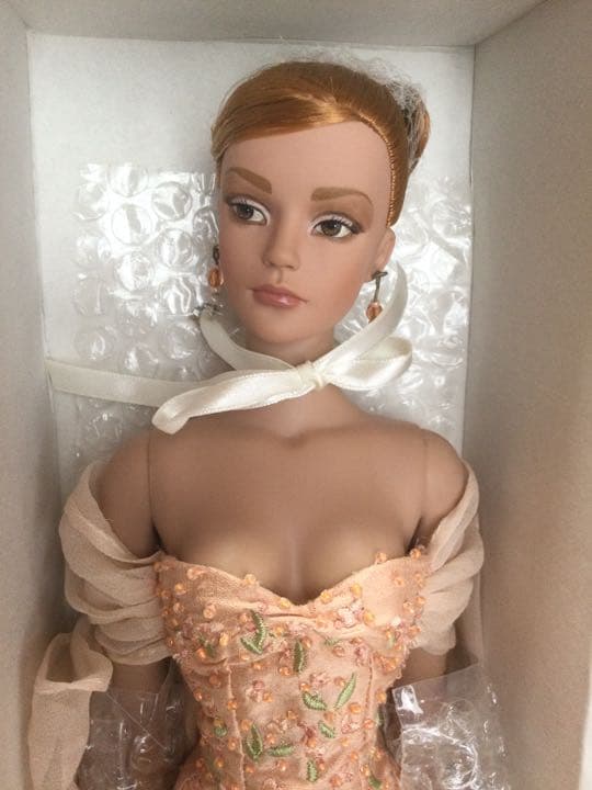 人形 Tonner Doll Sydney Chase Savior-Faire