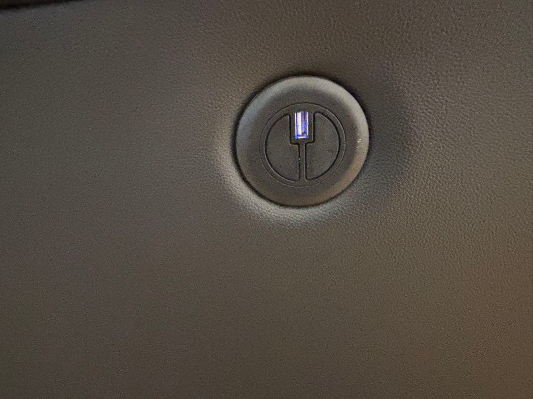 リクライニング3人掛けソファ 黒 レザー カップホルダー付き