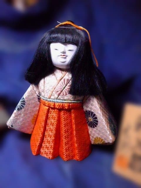 貴重な国指定無形文化財の人形師　銀座　原米洲の稚児雛です。