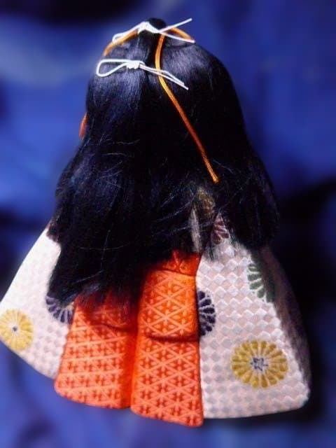 貴重な国指定無形文化財の人形師　銀座　原米洲の稚児雛です。