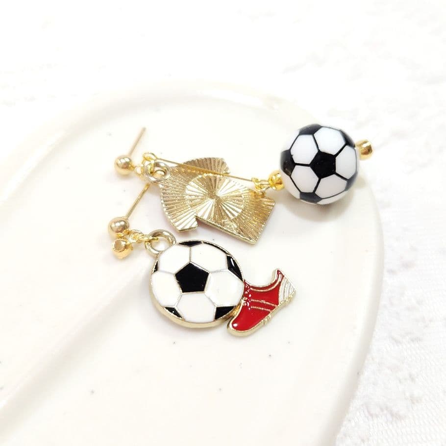 大人可愛い♡サッカー ピアス♡