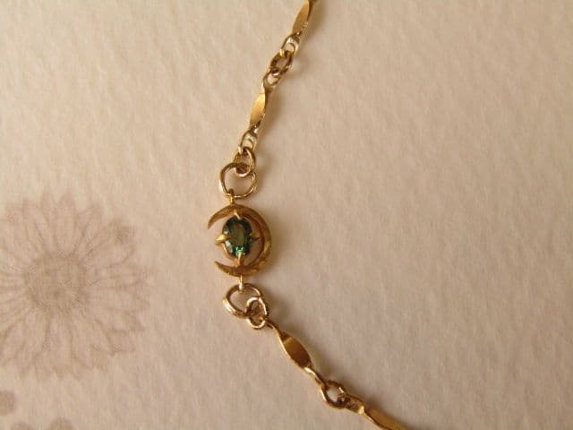 月のアレキサンドライトのブレスレット