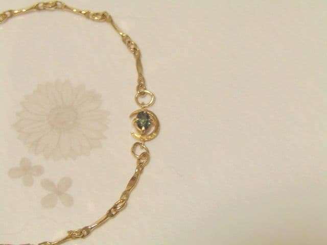 月のアレキサンドライトのブレスレット