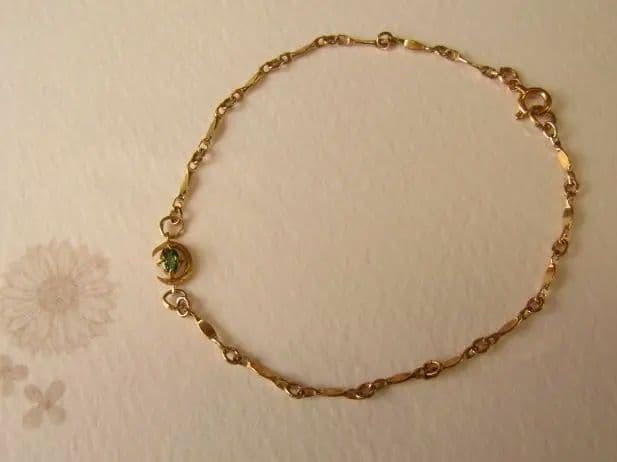 月のアレキサンドライトのブレスレット