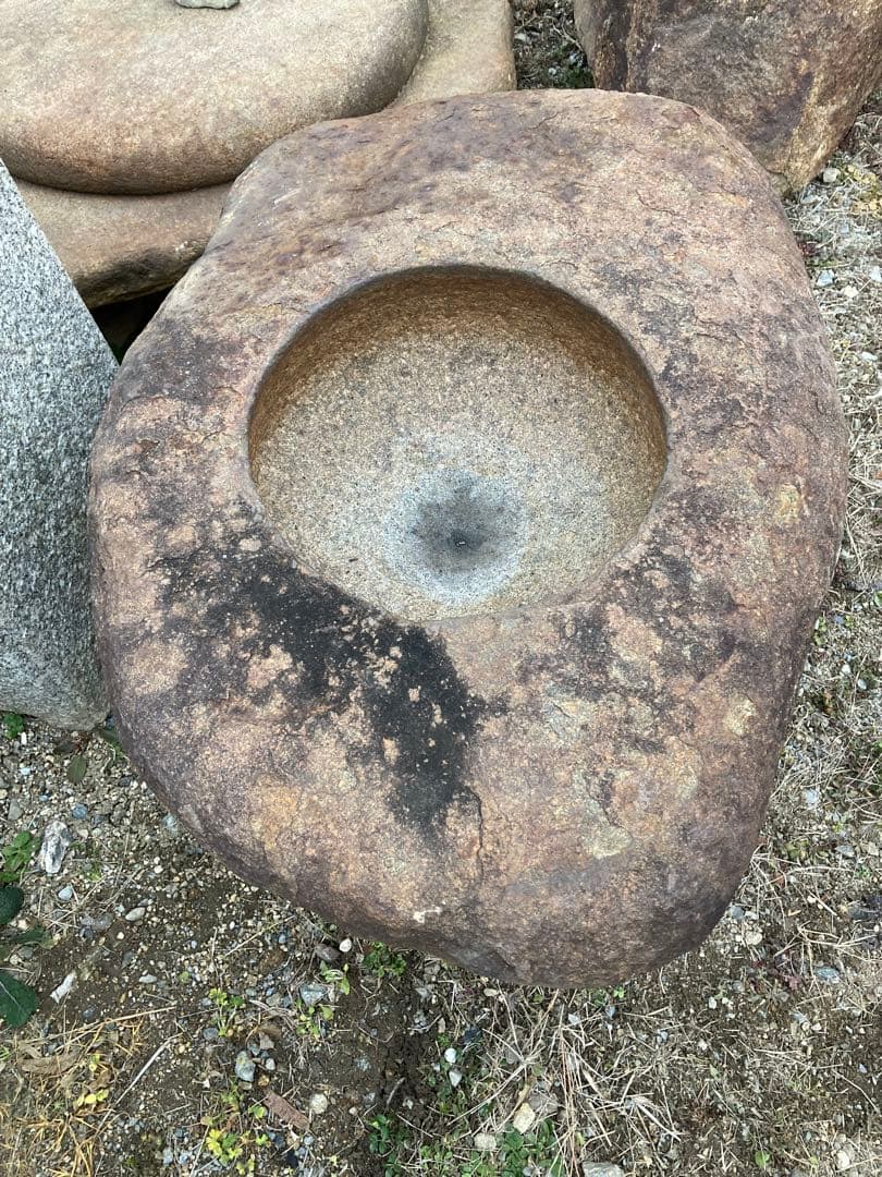 本鞍馬石水鉢　カワスウブ石　みかん彫り