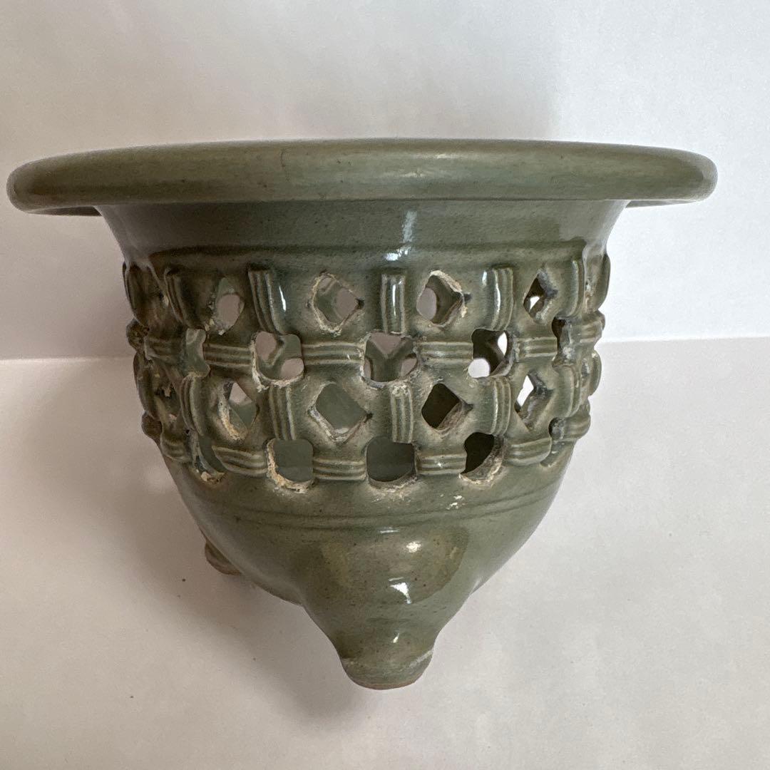 中古品 青磁透かし彫　富貴蘭鉢