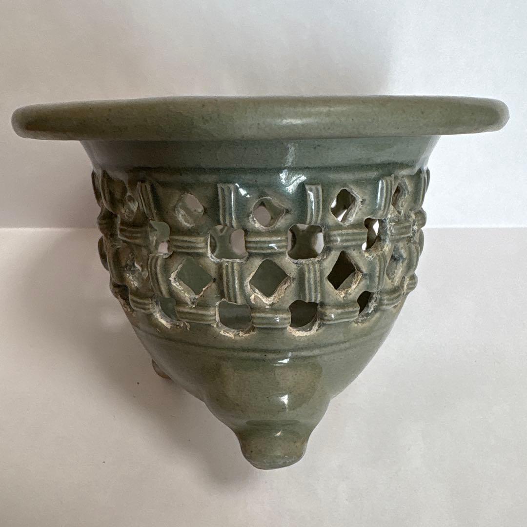 中古品 青磁透かし彫　富貴蘭鉢