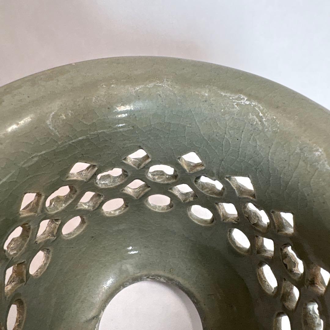 中古品 青磁透かし彫　富貴蘭鉢