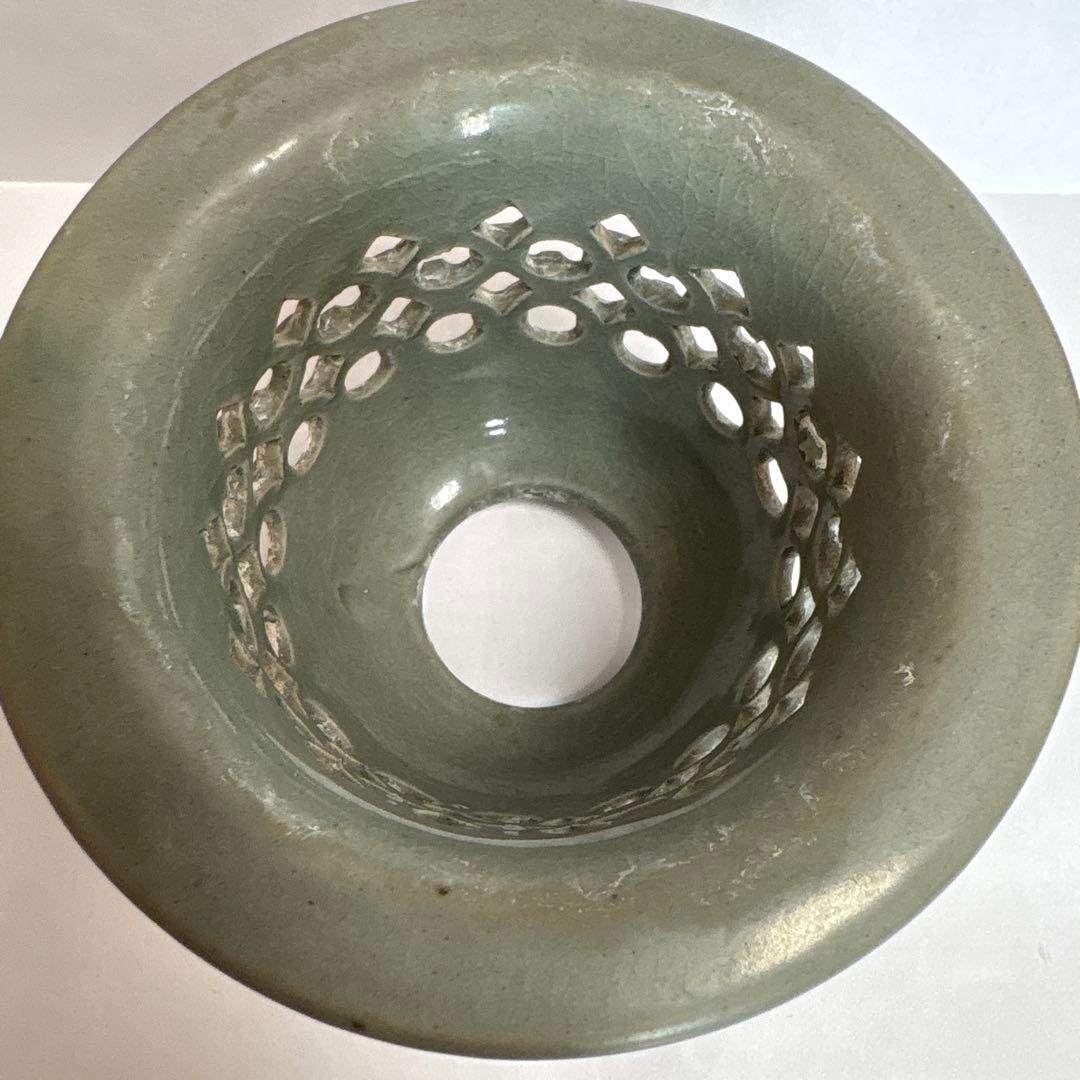 中古品 青磁透かし彫　富貴蘭鉢