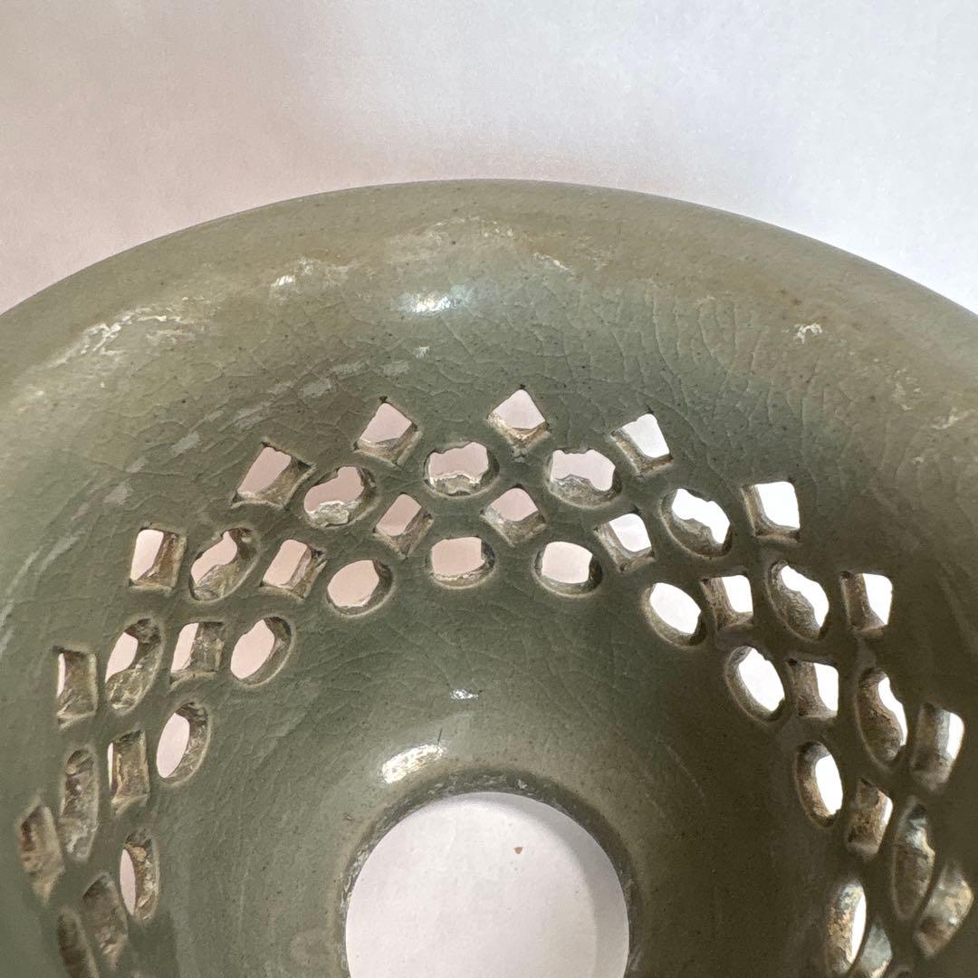 中古品 青磁透かし彫　富貴蘭鉢