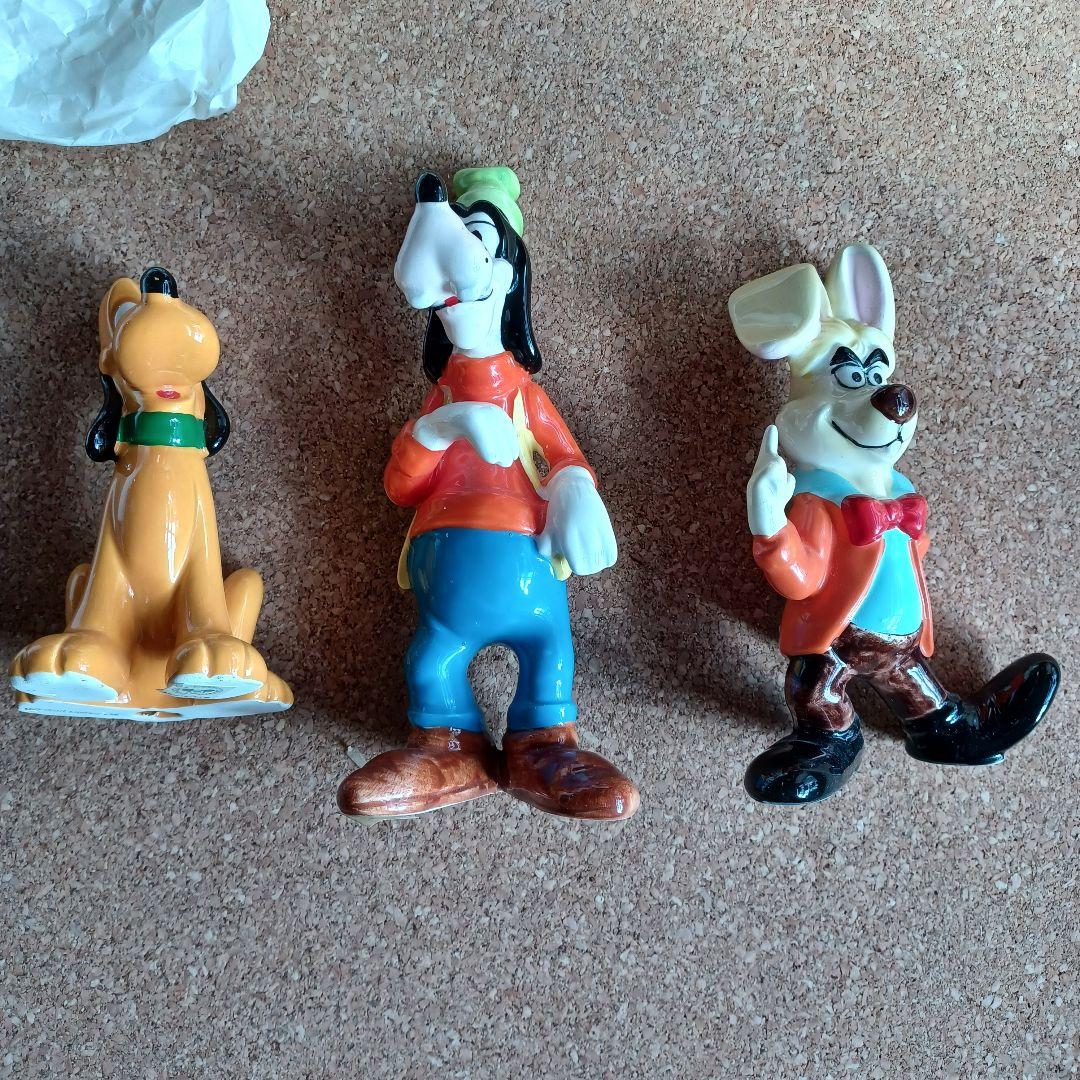 Disney　置物　不思議の国のアリス　デイジー　チェシャ猫　白うさぎ　プルート