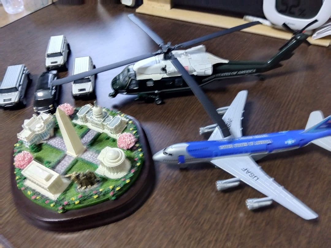 トランプ大統領グッズ（ホワイトハウス・マリーンワン・エアフォースワンミニチュア