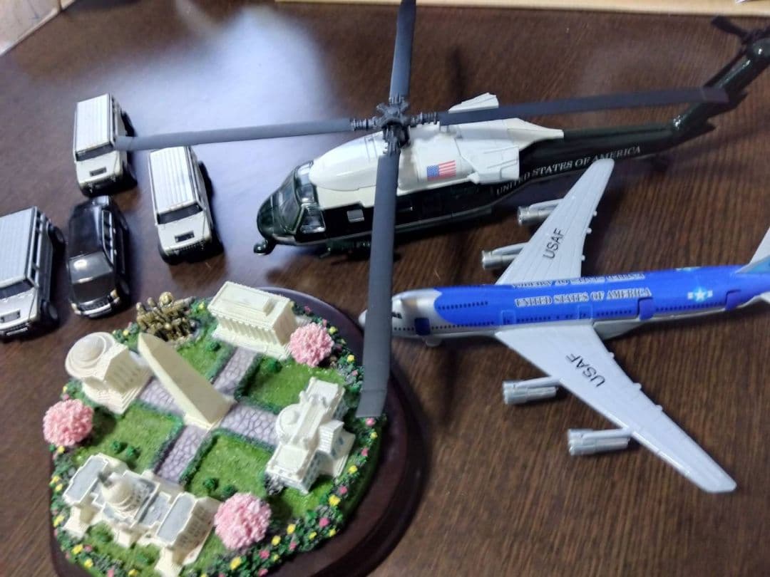 トランプ大統領グッズ（ホワイトハウス・マリーンワン・エアフォースワンミニチュア