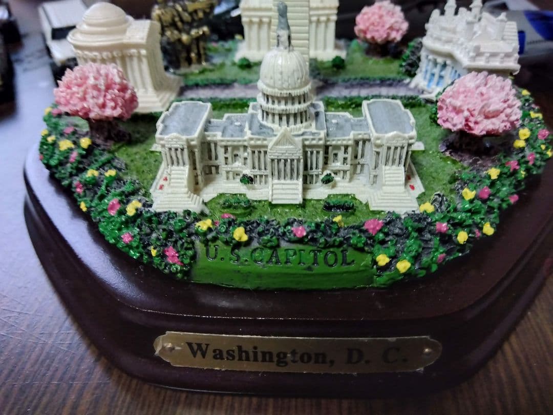 トランプ大統領グッズ（ホワイトハウス・マリーンワン・エアフォースワンミニチュア