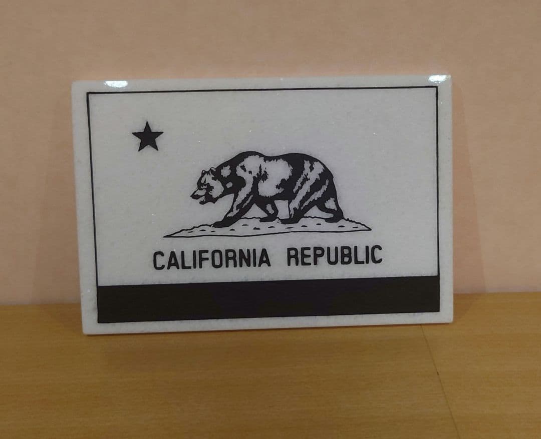 カリフォルニアリパブリック　アート　ストーン