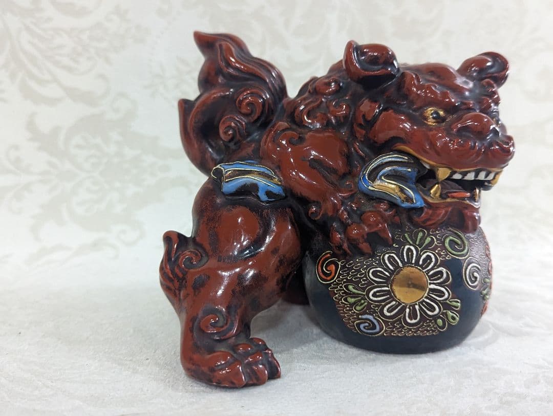 【九谷焼】運気上昇　金彩 玉乗り 駒 獅子 狛犬 開運 縁起物 置物