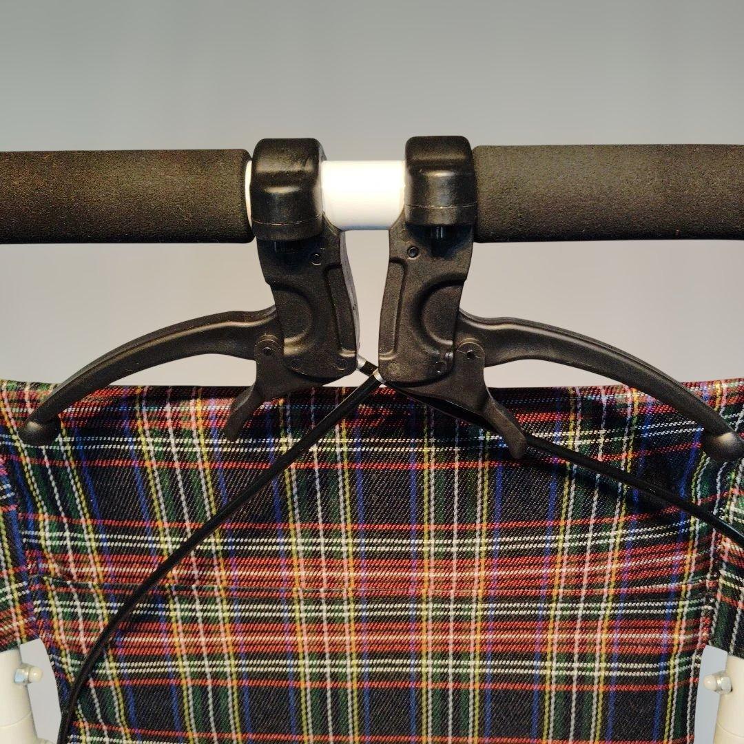 チェック柄 折りたたみ介助用車椅子