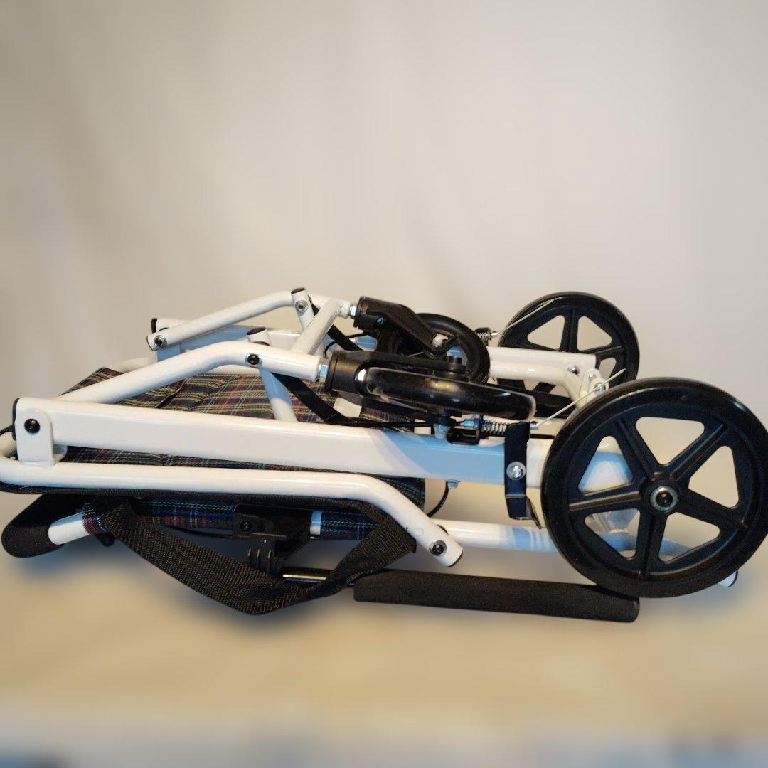 チェック柄 折りたたみ介助用車椅子