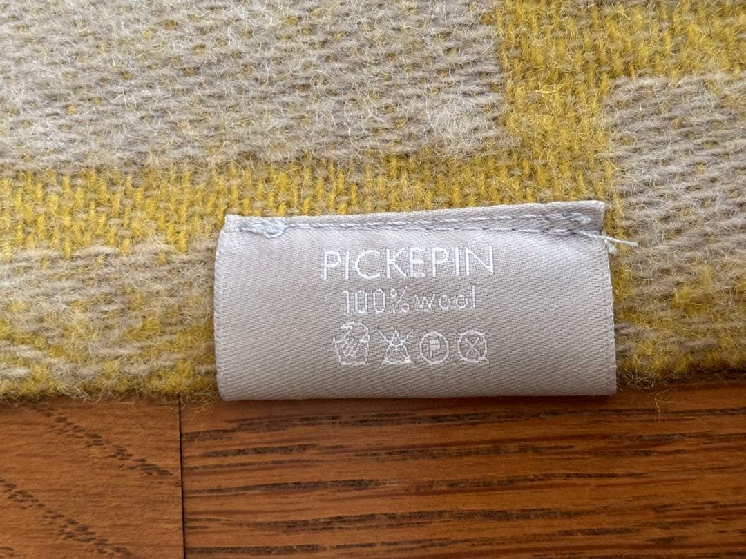 北欧柄のフリンジ付きブランケット