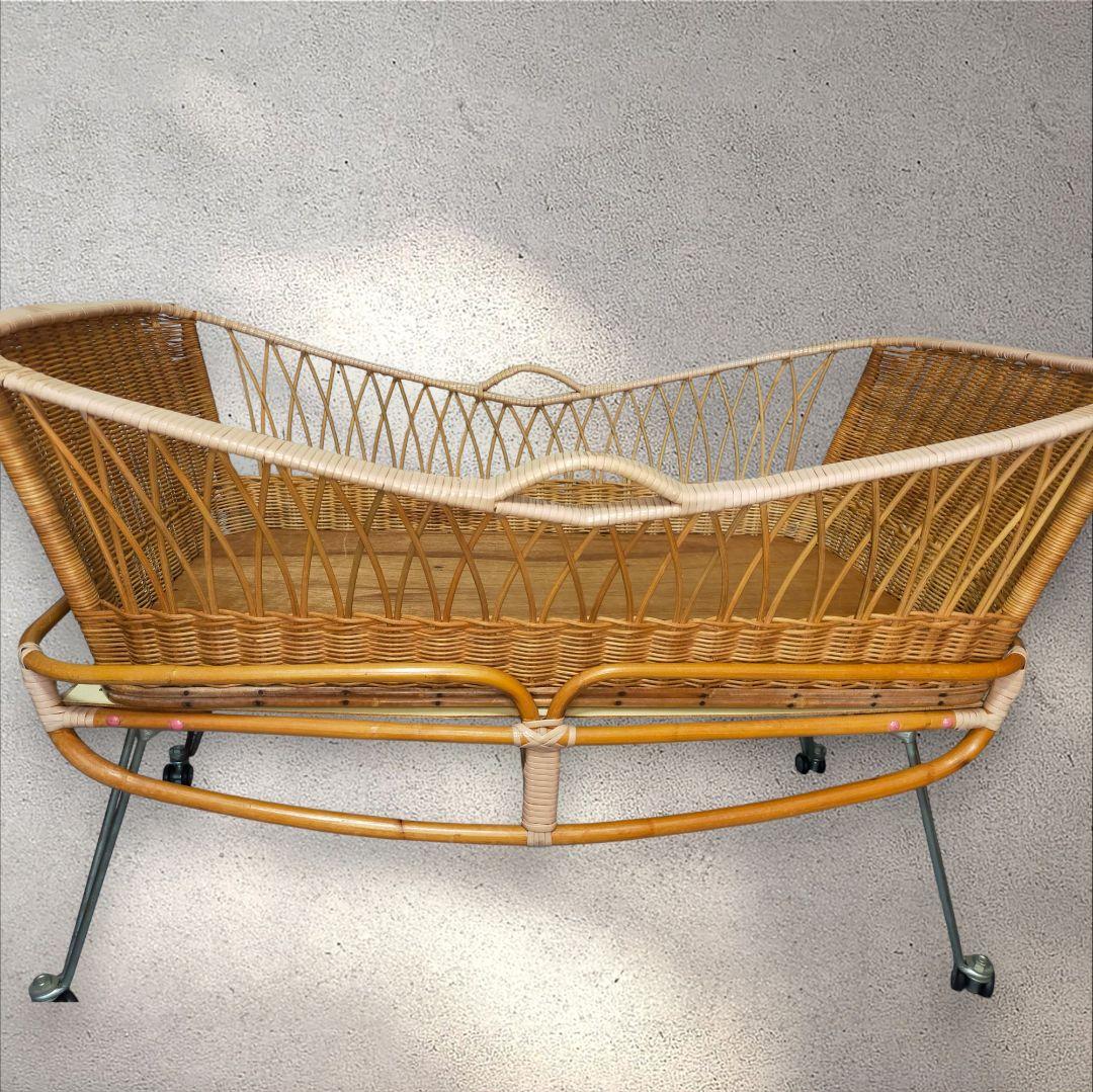 【レトロ】❀ラタン ❀ベビーベッドゆりかご❀ キャスター付き