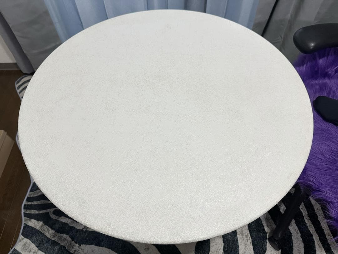 ドリアデ「KISSI KISSI」ホワイト ガーデンテーブル（屋内使用）