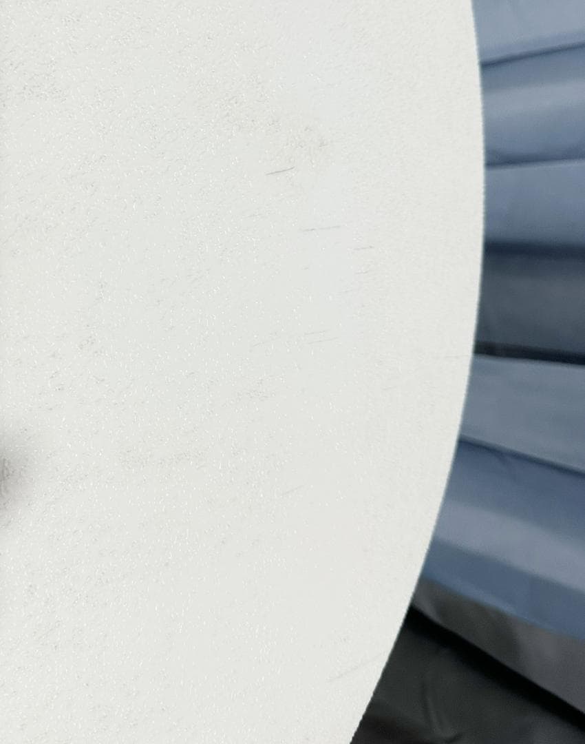 ドリアデ「KISSI KISSI」ホワイト ガーデンテーブル（屋内使用）