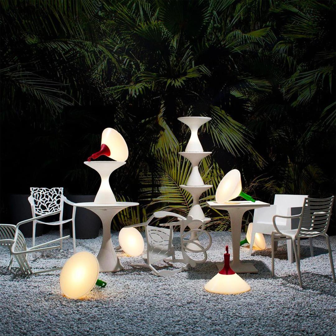 ドリアデ「KISSI KISSI」ホワイト ガーデンテーブル（屋内使用）