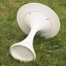 ドリアデ「KISSI KISSI」ホワイト ガーデンテーブル（屋内使用）