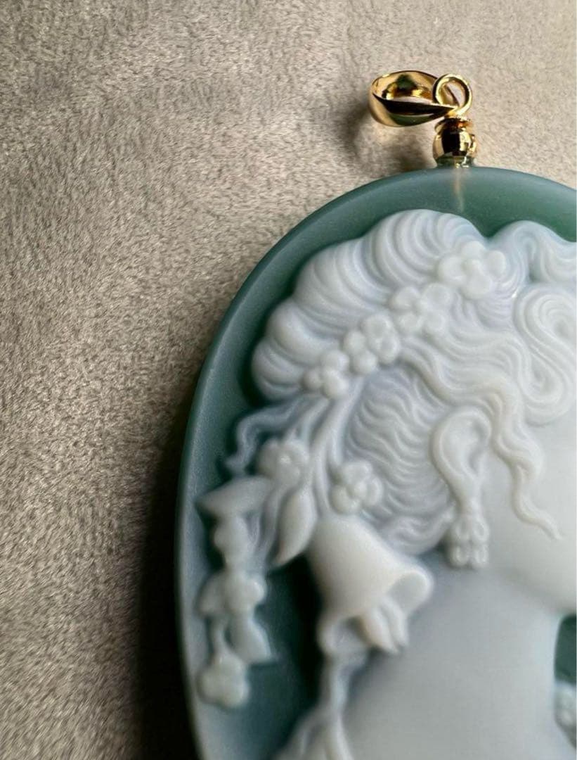 【極上の描写☆】メノウ カメオ　グリーン　k18 ペンダンド