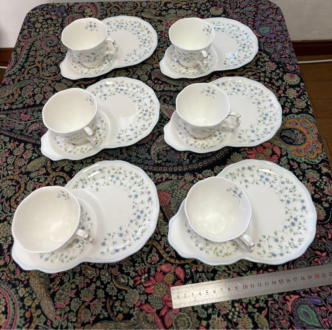 ロイヤルアルバートCarolineティーセット