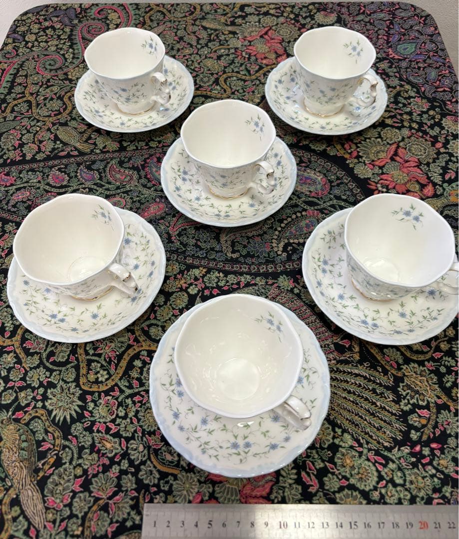 ロイヤルアルバートCarolineティーセット