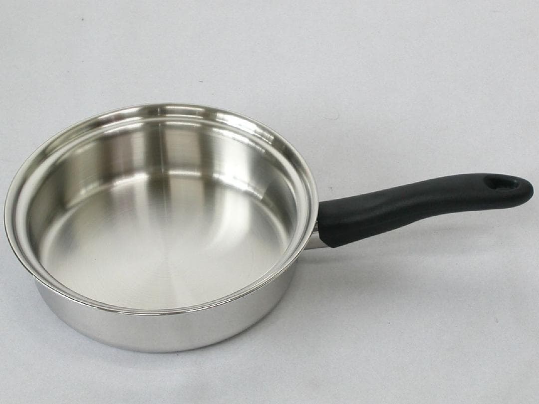 アムウェイ 中フライパン 未使用品 料理本とスクラブバッズ1個付き IH対応品