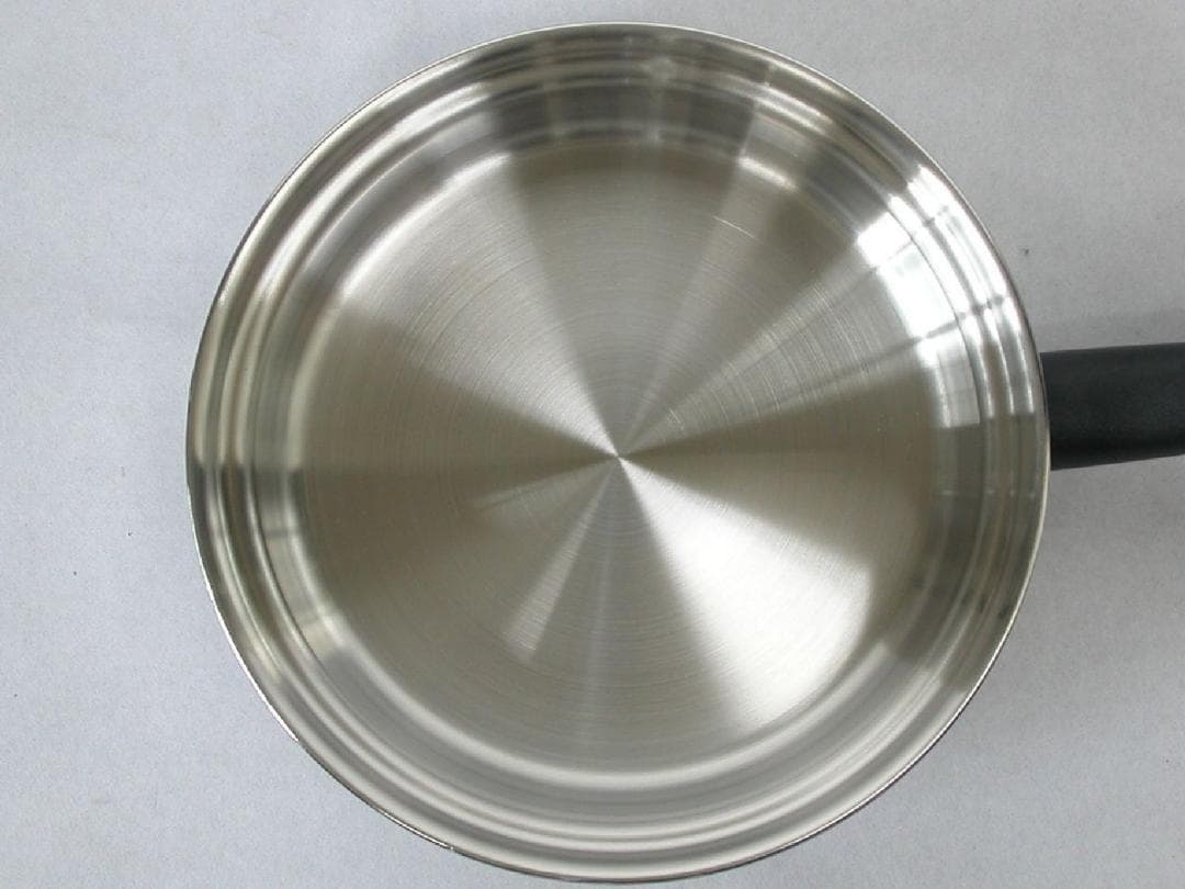 アムウェイ 中フライパン 未使用品 料理本とスクラブバッズ1個付き IH対応品