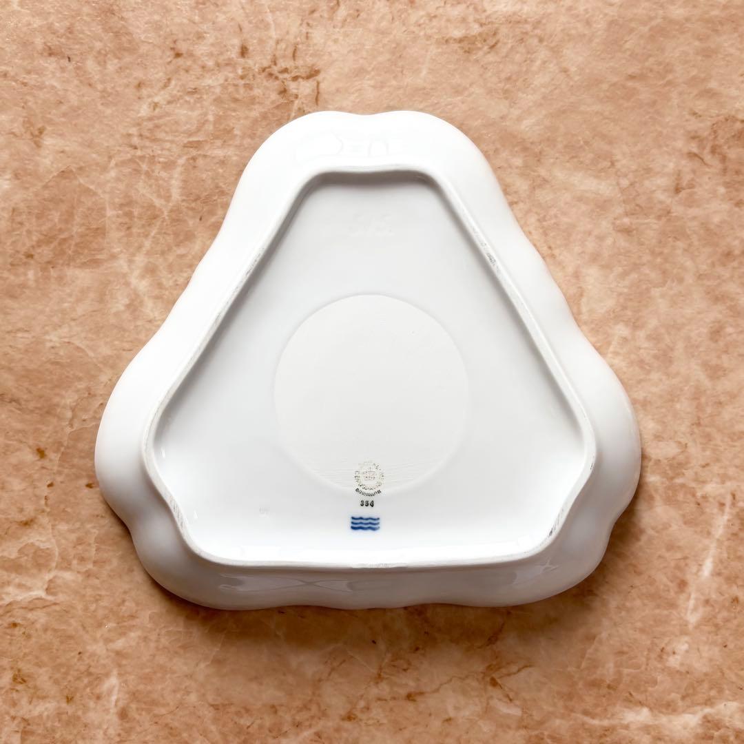 【ロイヤルコペンハーゲン トライアングルディッシュ ホワイト 22.5cm】