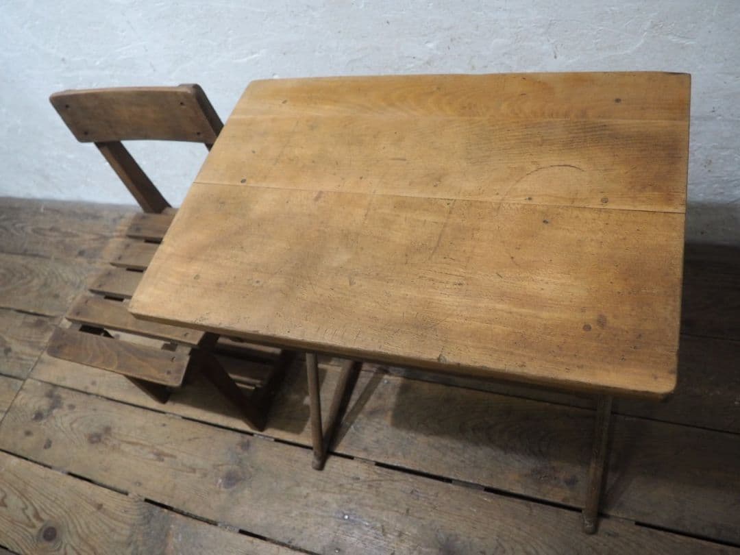 1324 ②ヴィンテージ　レトロな学校机と椅子　テーブル　イス　古家具　子供用