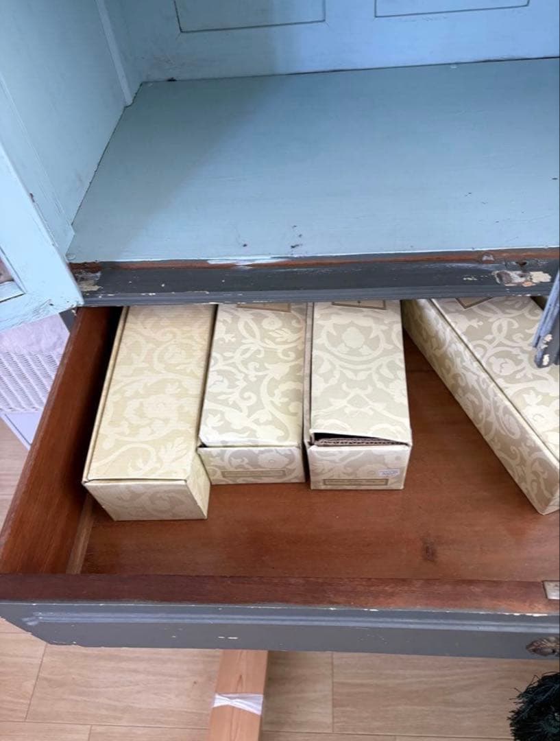 アンティーク　フランス　 グレーの木製キャビネット