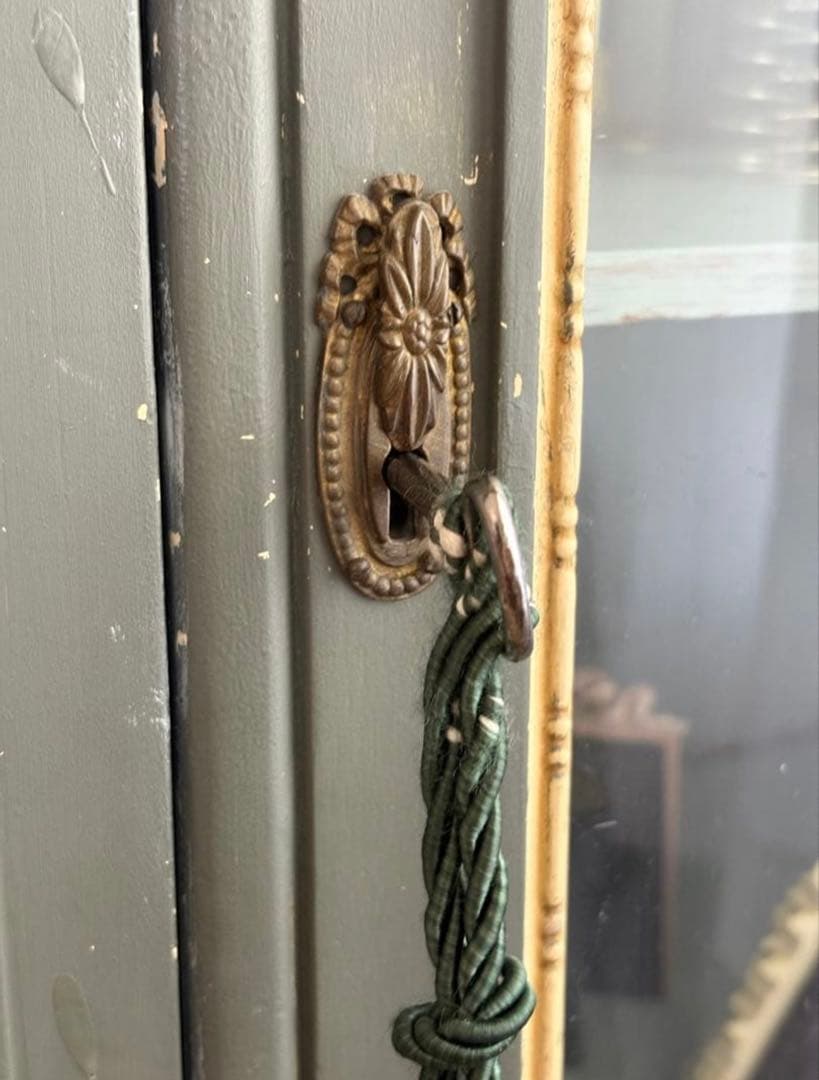 アンティーク　フランス　 グレーの木製キャビネット