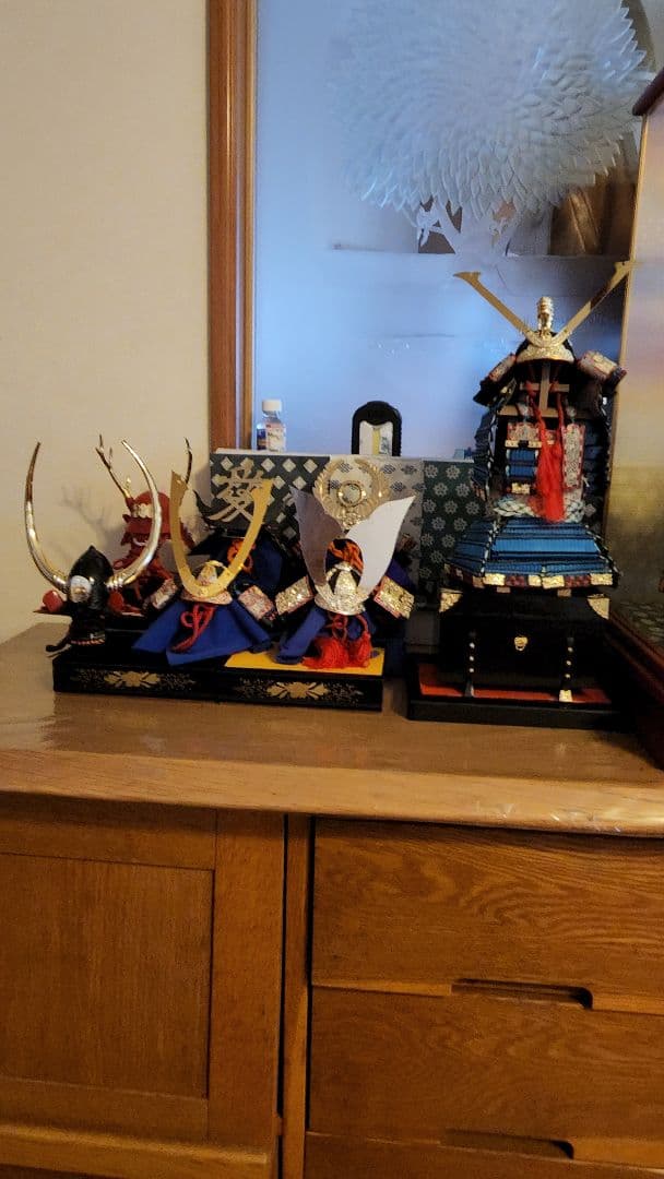 鎧兜飾り のアレンジした鎧1体と兜6体のプラモデルです！年明け