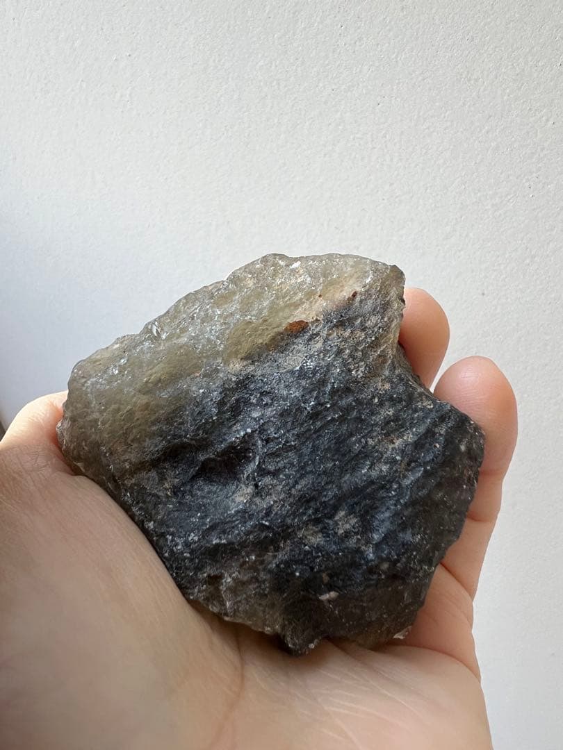 ブラックリビアングラス　リビアングラス　原石