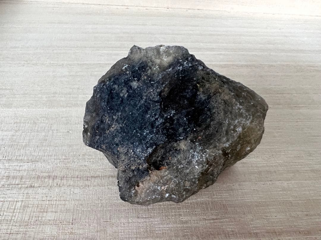 ブラックリビアングラス　リビアングラス　原石