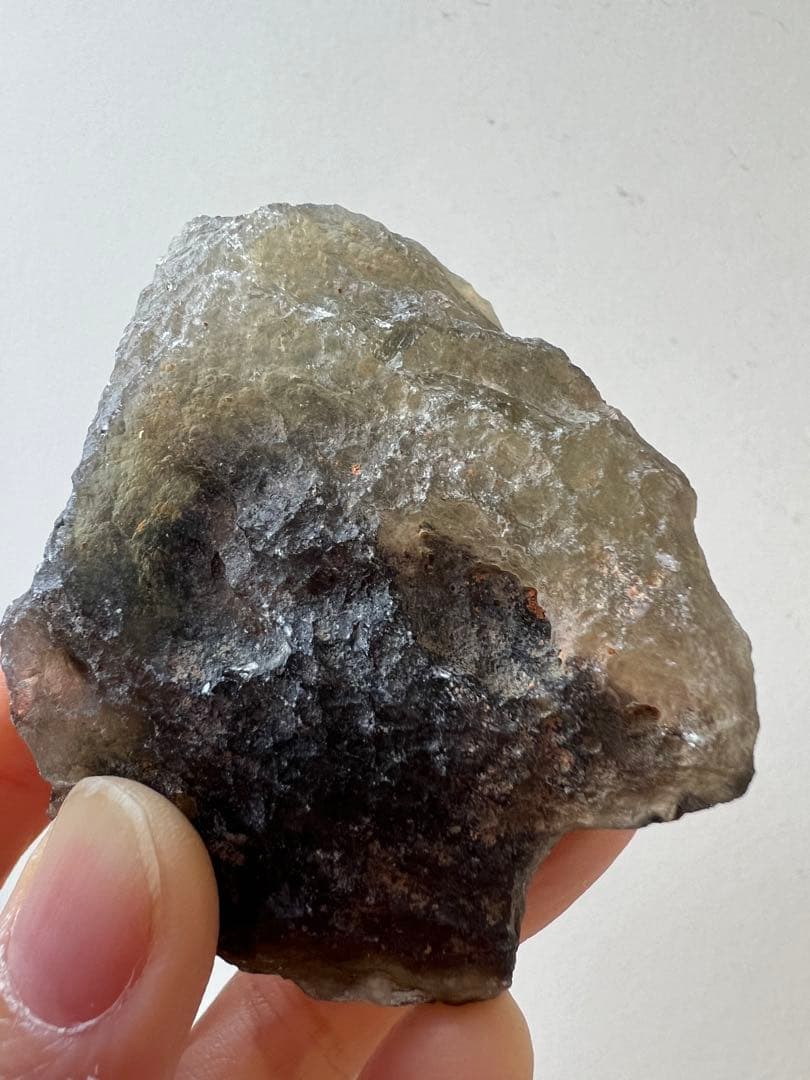 ブラックリビアングラス　リビアングラス　原石