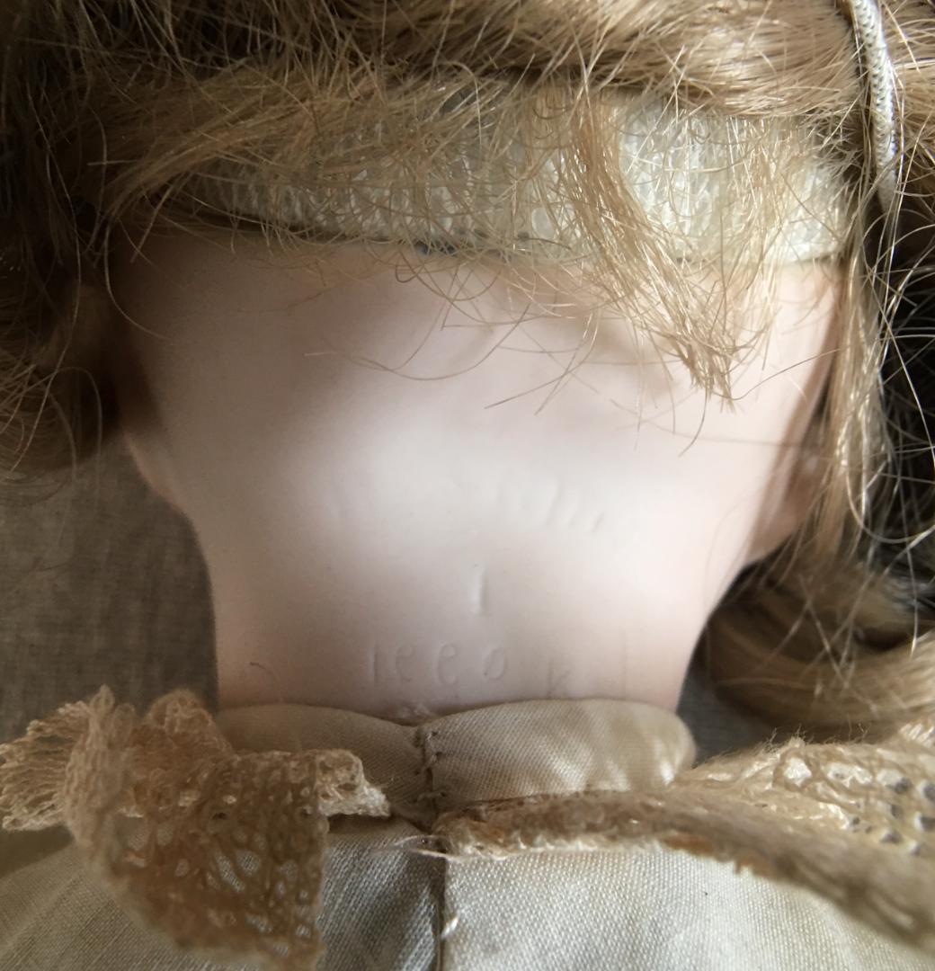 ビスクドール (4/30-35J) 作家様モノです。35cm