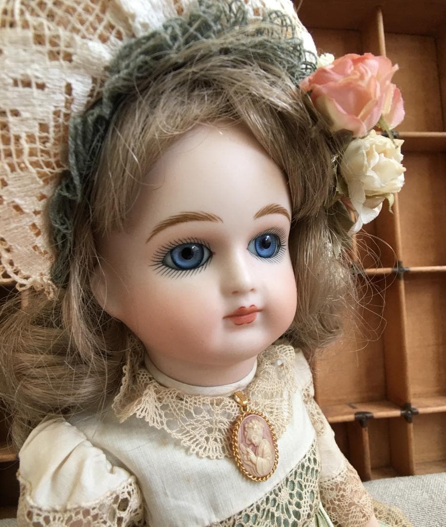 ビスクドール (4/30-35J) 作家様モノです。35cm