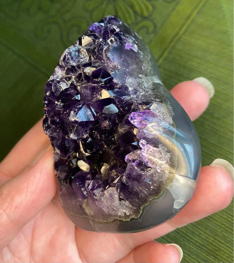 アメジスト クラスター 紫水晶 原石　瑪瑙母岩　高品質　紫水晶カッサ　168g